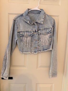 Fringed Cropped Light Wash Denim Jacket - Women